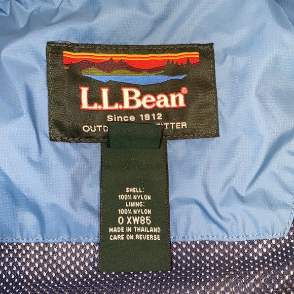 L.L. Bean Light Windbreaker Jacket - Picture 4 of 4